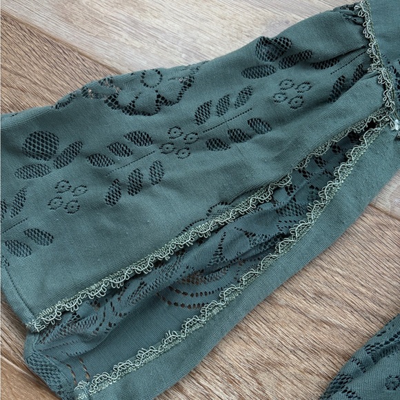 Elegant Long Sleeve Lace Dress in Olive Green - Picture 2 of 3